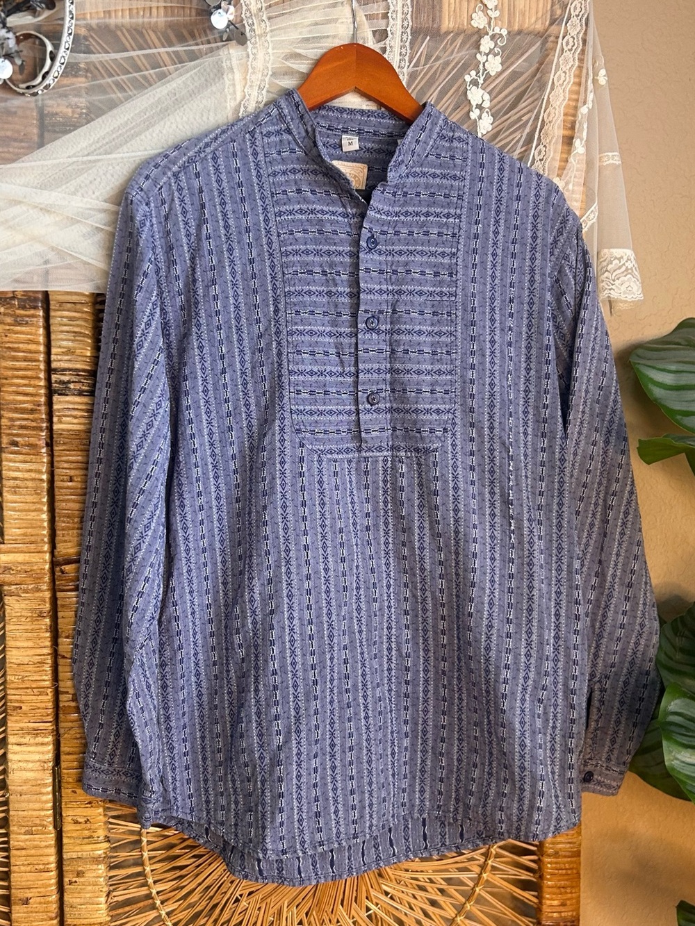 Wah Maker men's vintage coffin shirt size medo textured